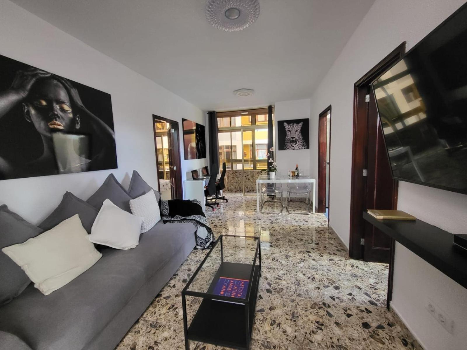 Affordable Holiday Accommodation For Large Families And Groups At Las Canteras Beach With 3 Bedrooms And Free Parking Las Palmas de Gran Canaria Zewnętrze zdjęcie