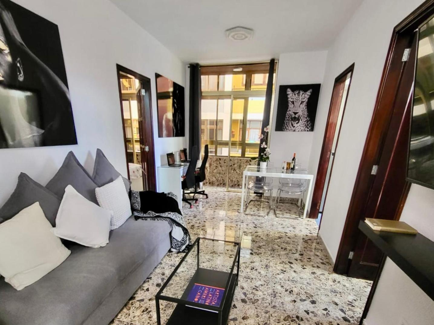 Affordable Holiday Accommodation For Large Families And Groups At Las Canteras Beach With 3 Bedrooms And Free Parking Las Palmas de Gran Canaria Zewnętrze zdjęcie