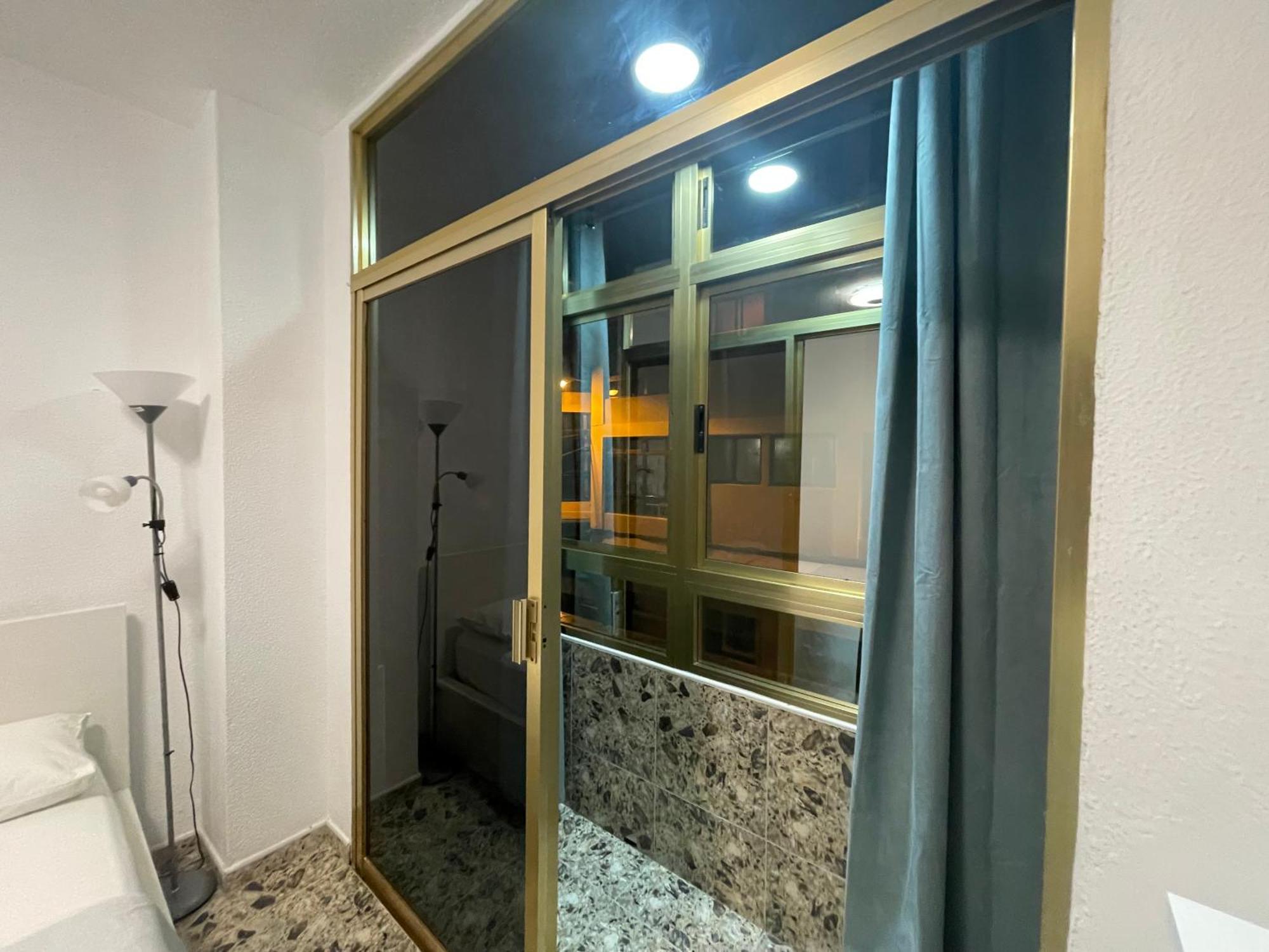 Affordable Holiday Accommodation For Large Families And Groups At Las Canteras Beach With 3 Bedrooms And Free Parking Las Palmas de Gran Canaria Zewnętrze zdjęcie