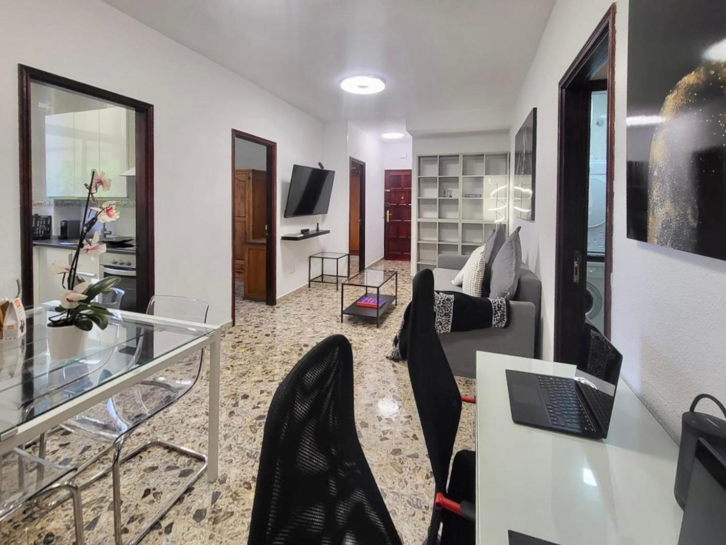 Affordable Holiday Accommodation For Large Families And Groups At Las Canteras Beach With 3 Bedrooms And Free Parking Las Palmas de Gran Canaria Zewnętrze zdjęcie